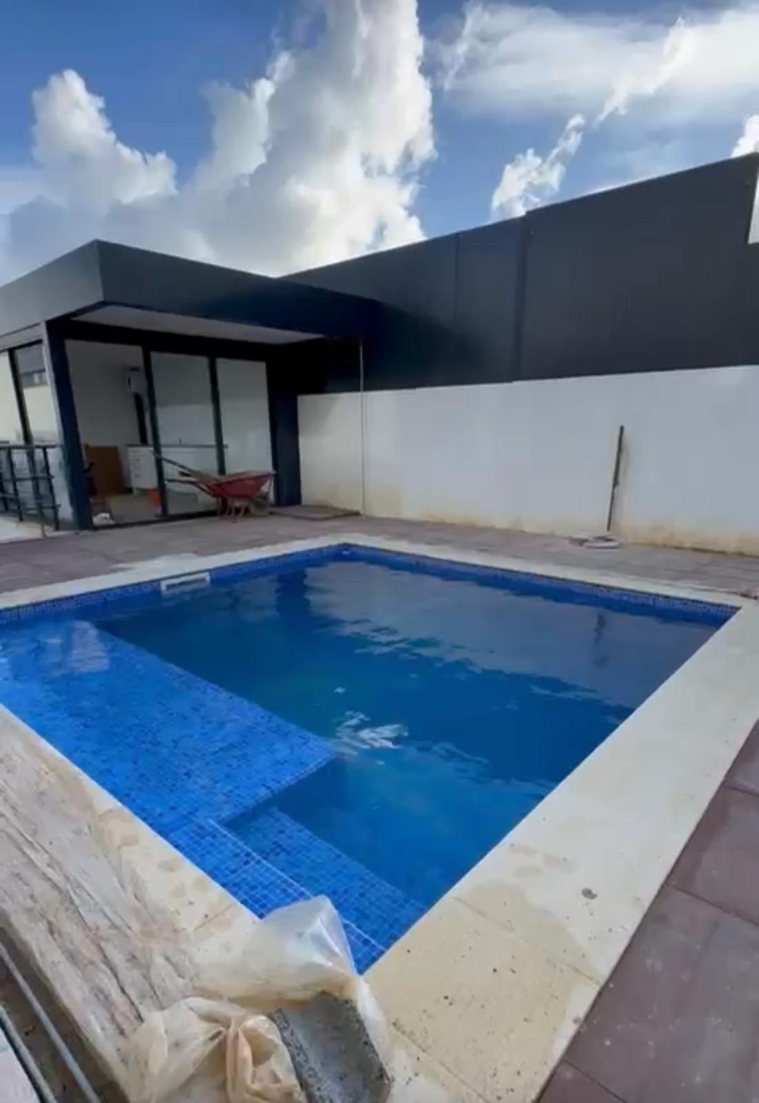 Piscina recém construída em Lisboa pela Volcatti